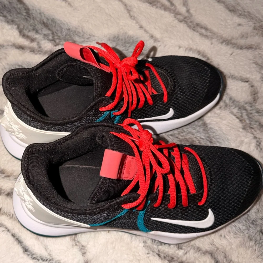 Men’s Nike LeBron Witness 4